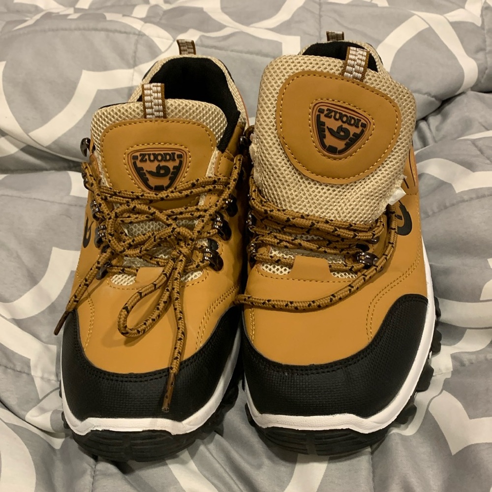 Zuodi men’s shoes size 44